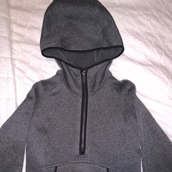 Lululemon: Fleece & Thank You Pullover - Picture 5 of 7